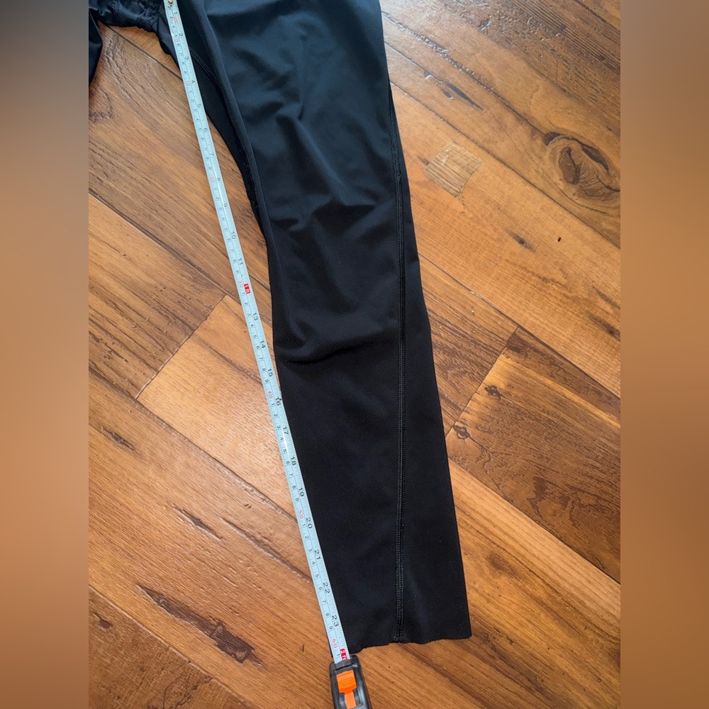 Pristine Athleta Challenge 7/8 Leggings Black High Rise Zip Pocket Size Large - Picture 6 of 10
